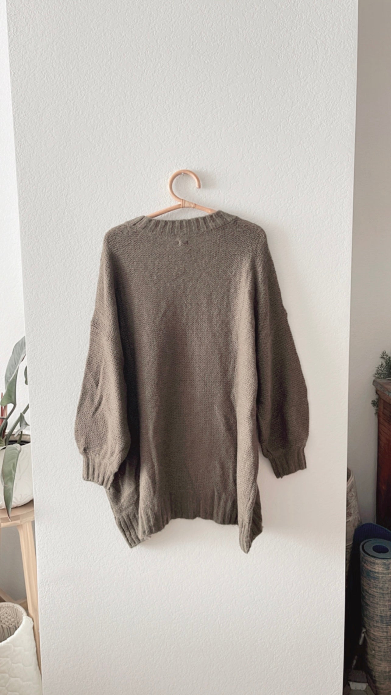 NWOT Aerie Happy Place Sweater (LARGE)