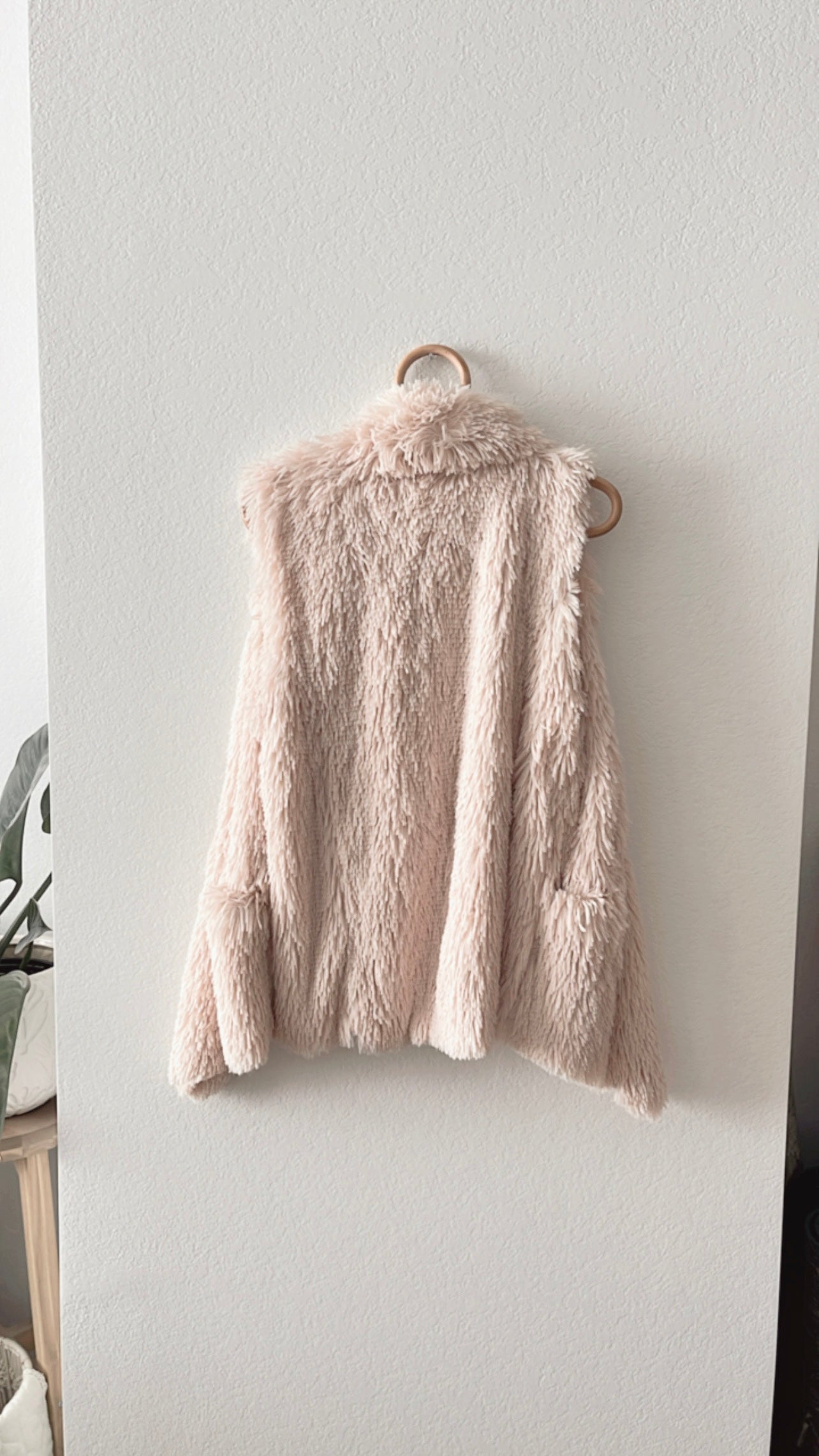 NWOT Altar'd State Shaggy Vest (LARGE)