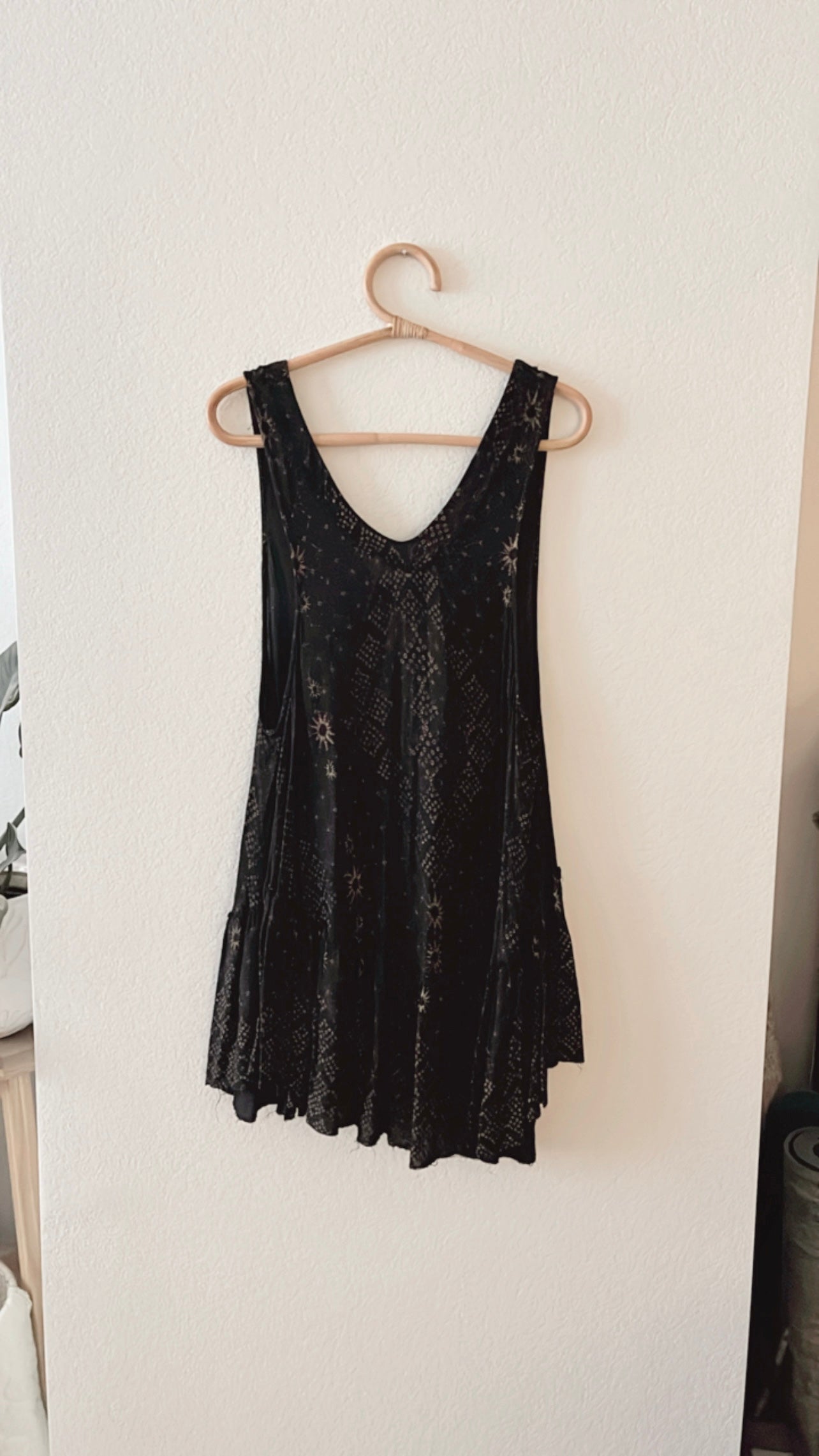 EUC Intimately Free People Say it with a Layer Tunic (LARGE)