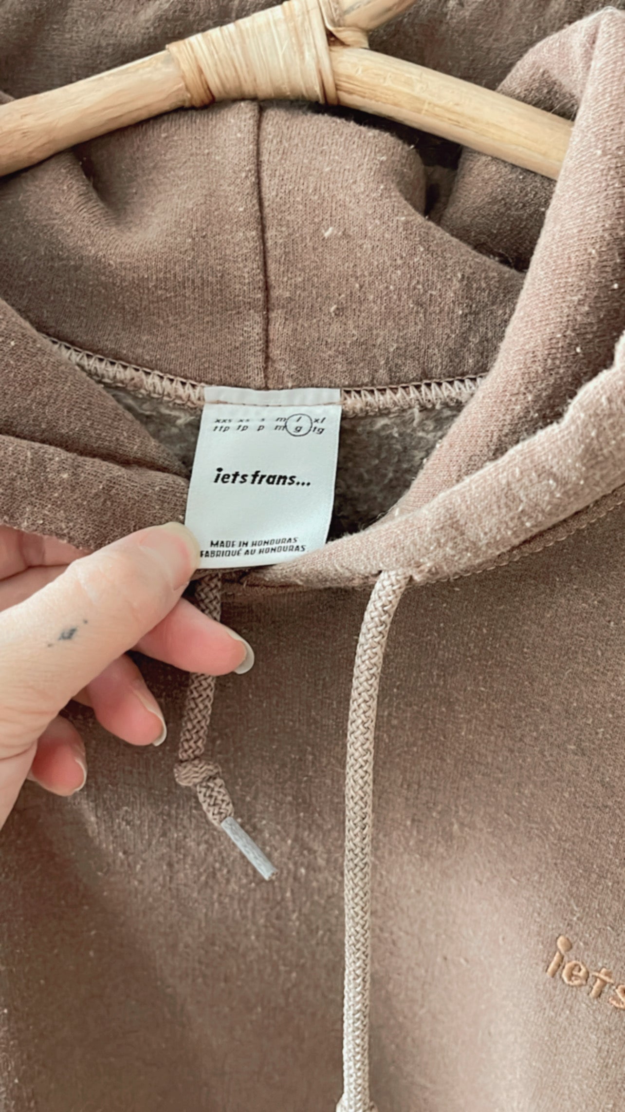 NWOT iets frans Hoodie (LARGE)