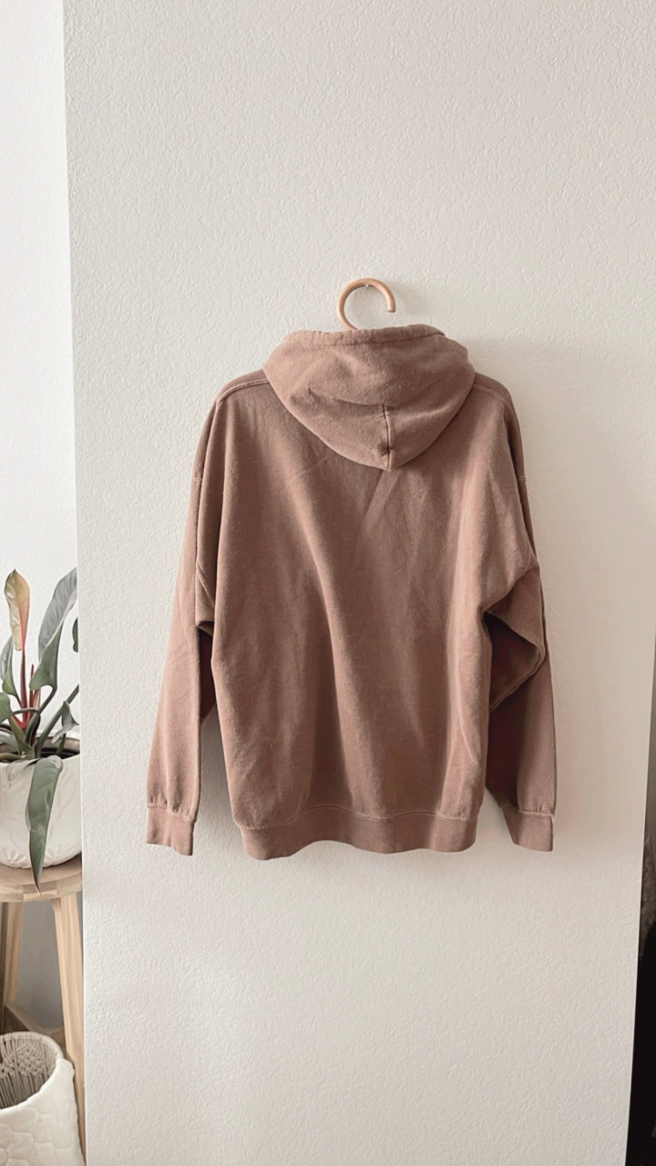 NWOT iets frans Hoodie (LARGE)