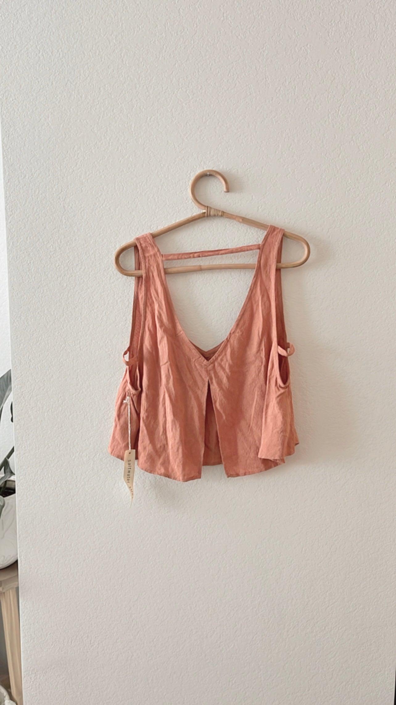 NWT Saltwater Luxe Tank (MEDIUM)