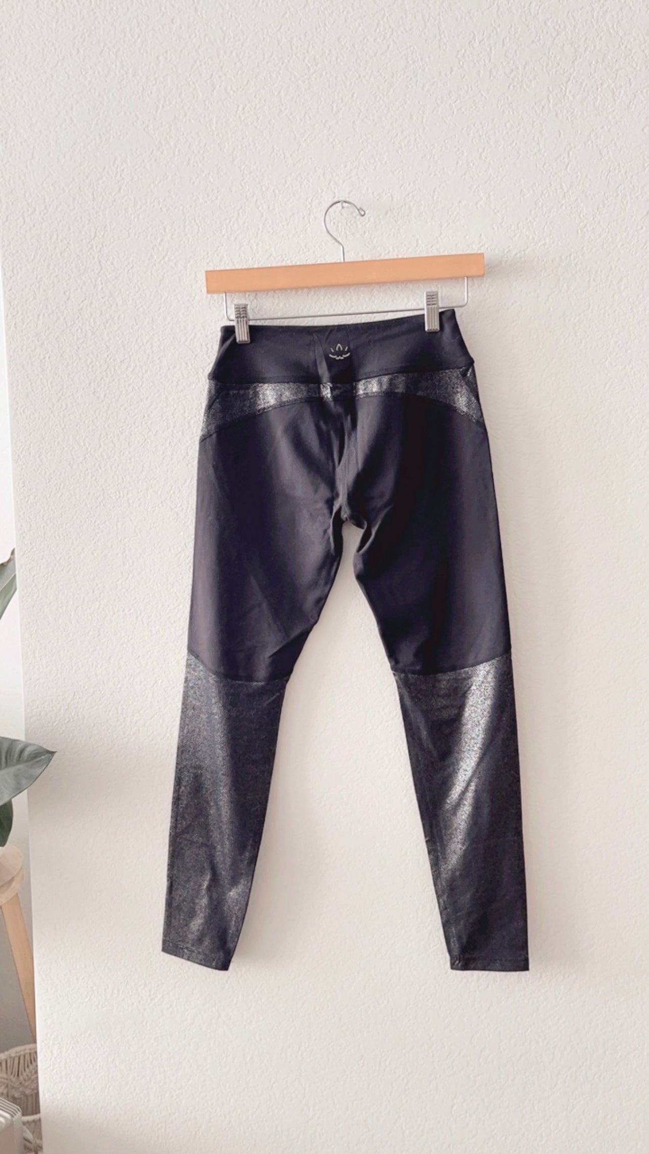 NWOT Beyond Yoga Shimmer Panel Leggings (MEDIUM)