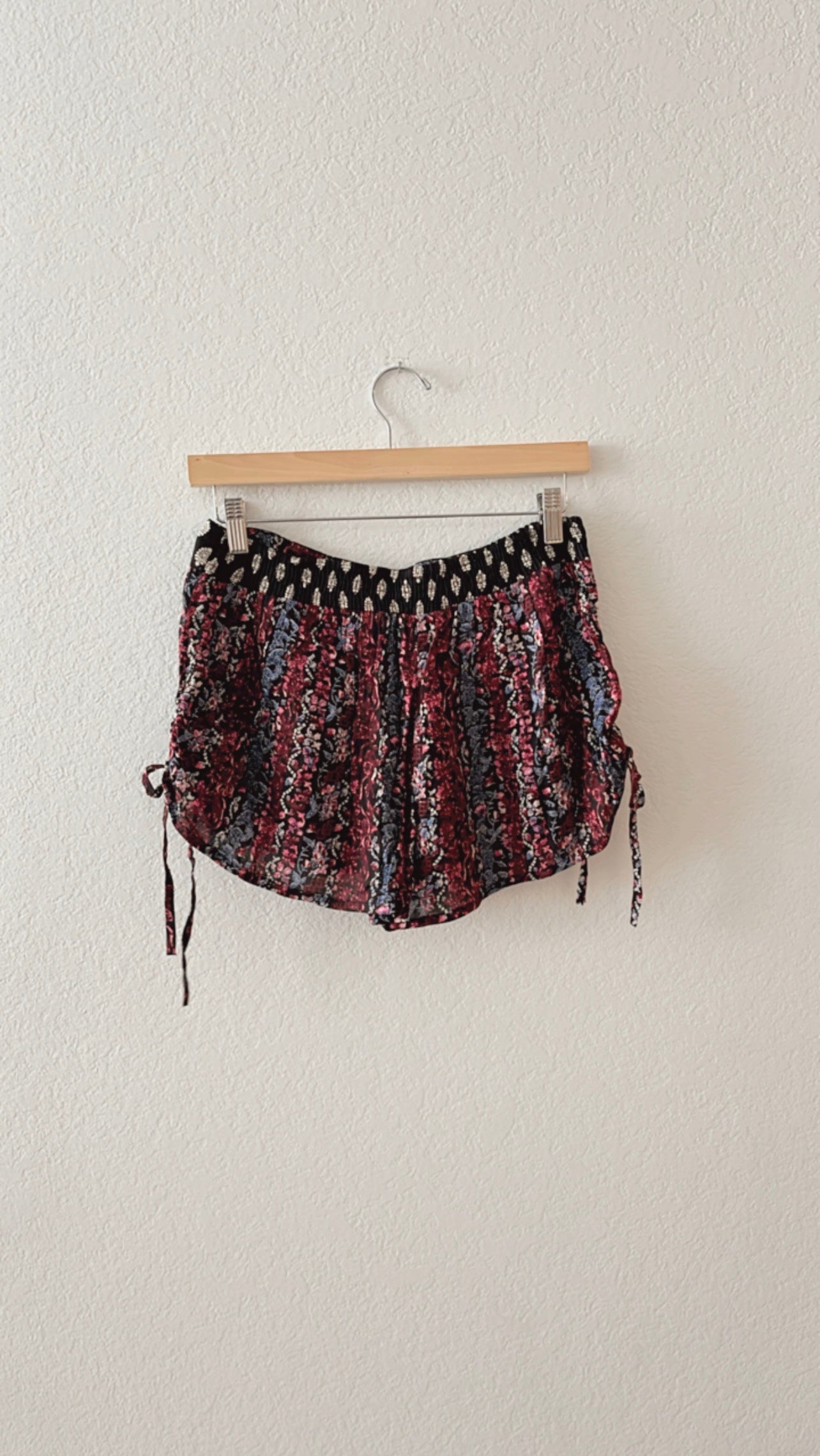 NWOT En Creme Print Shorts (SMALL)