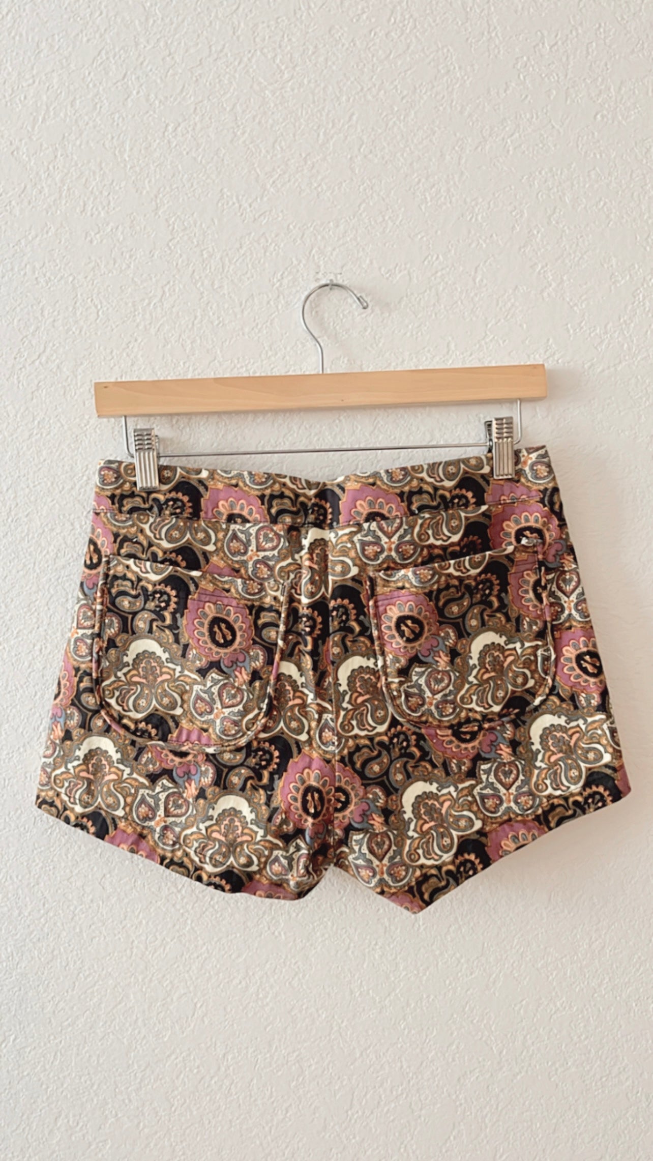 NWT Golden Brown Printed Shorts (MEDIUM)