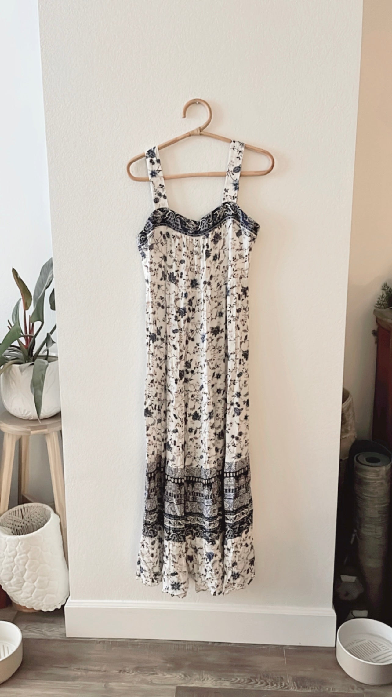 NWOT Knox Rose Floral Maxi (MEDIUM) NWOT Knox Rose Floral Maxi (MEDIUM)