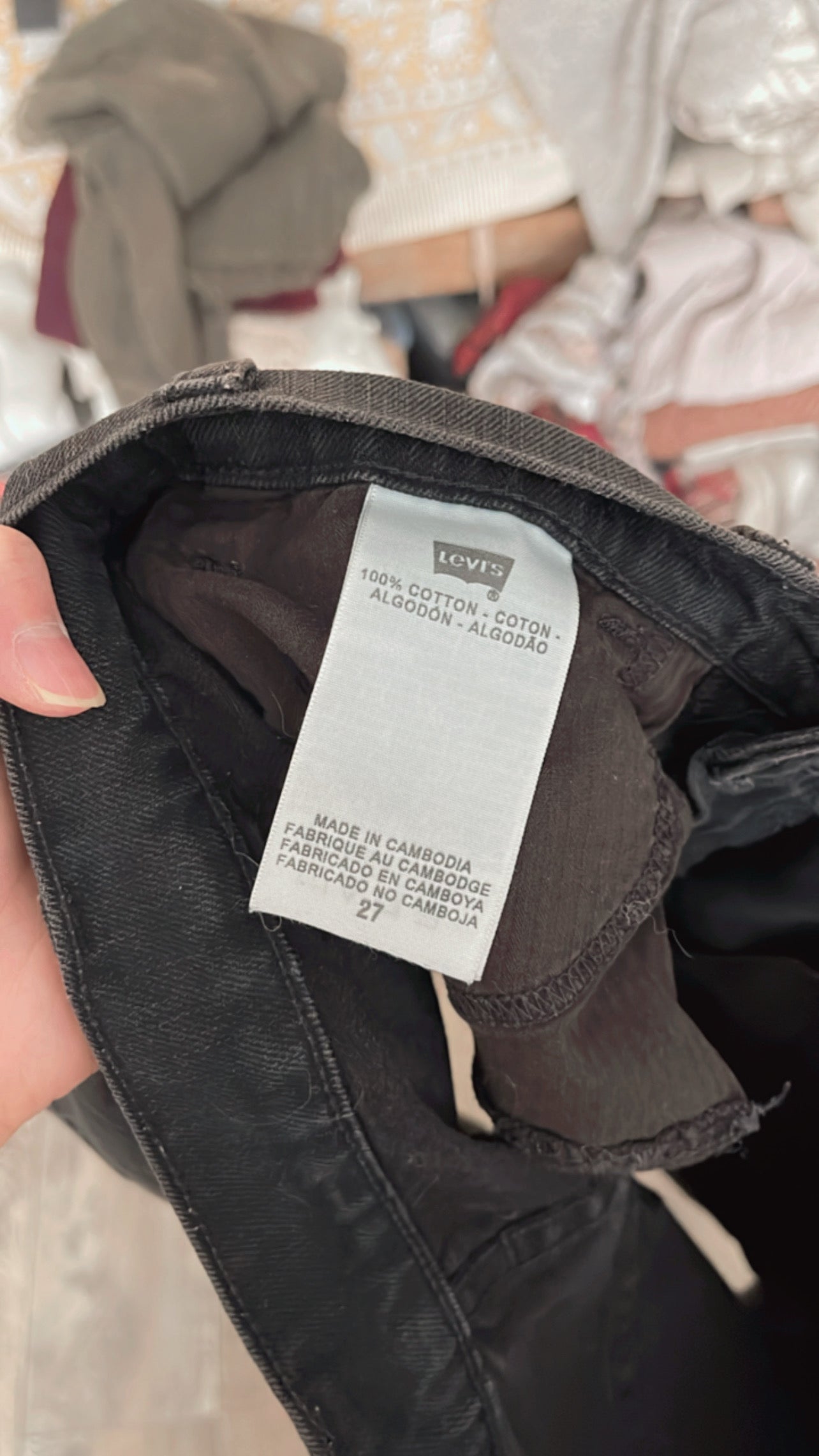 EUC Vintage Levi's Shorts (SIZE 27)