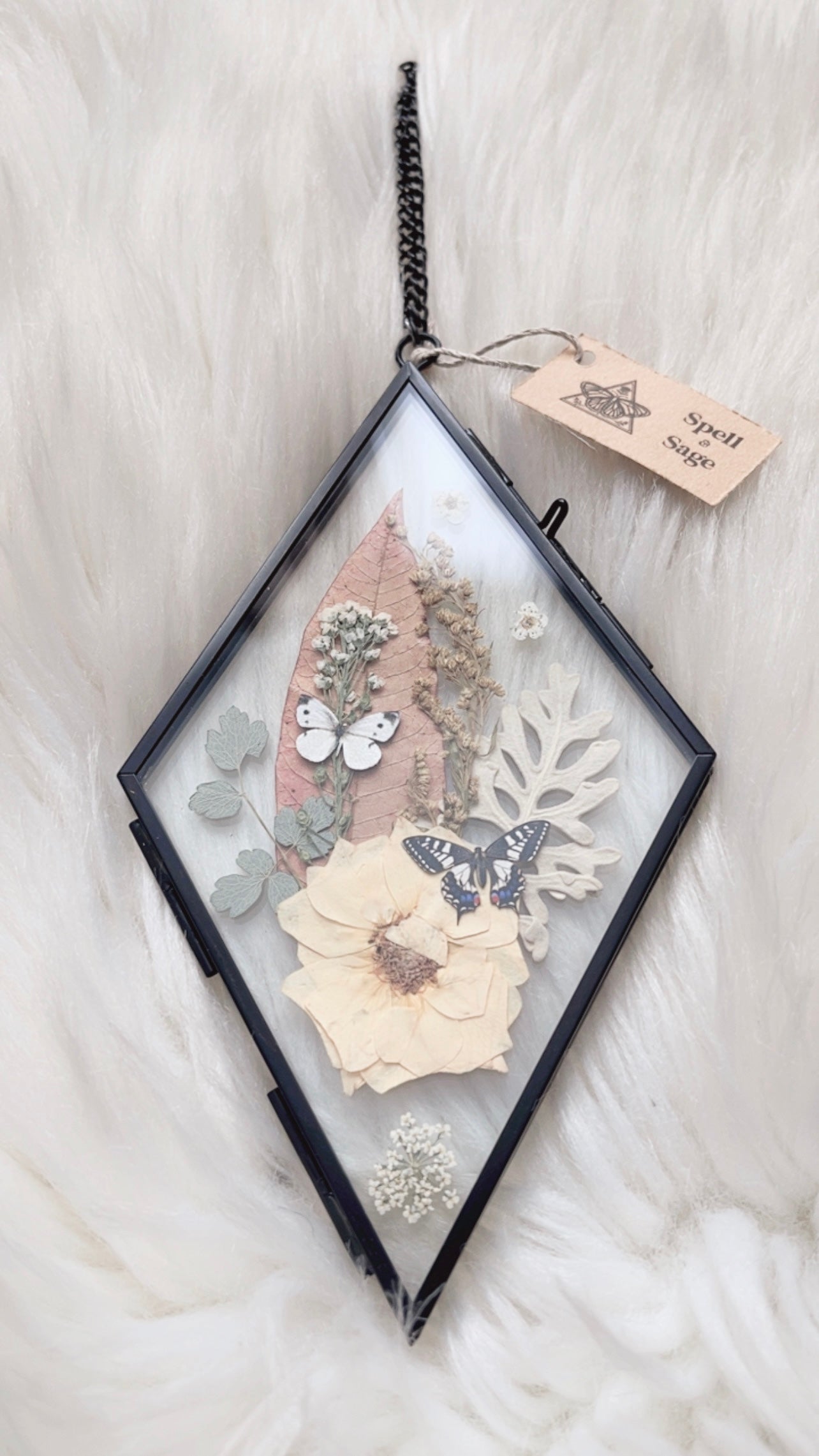 Reila Paper Replica Floral Frame <4x6.75in>