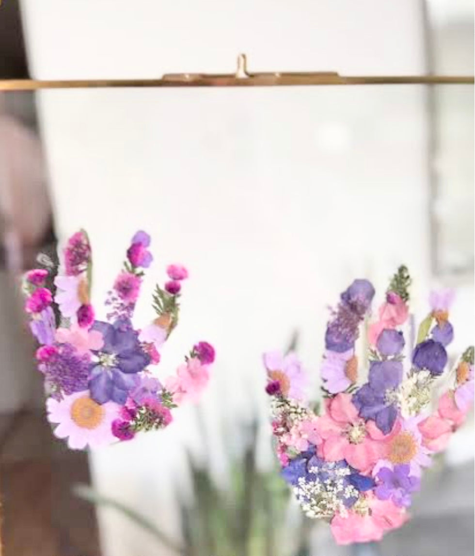 ❋ October 11 @ Fern + Skye ❋ 11:30a - Photo or Hand/Footprint Floral Frame Workshop