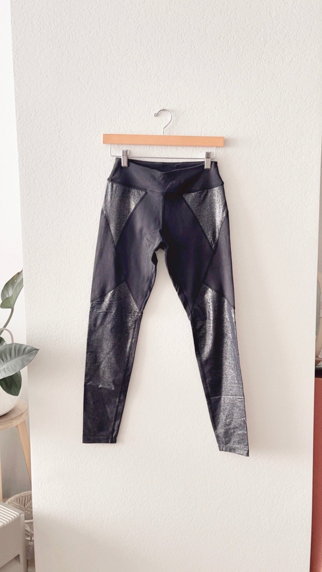 NWOT Beyond Yoga Shimmer Panel Leggings (MEDIUM)