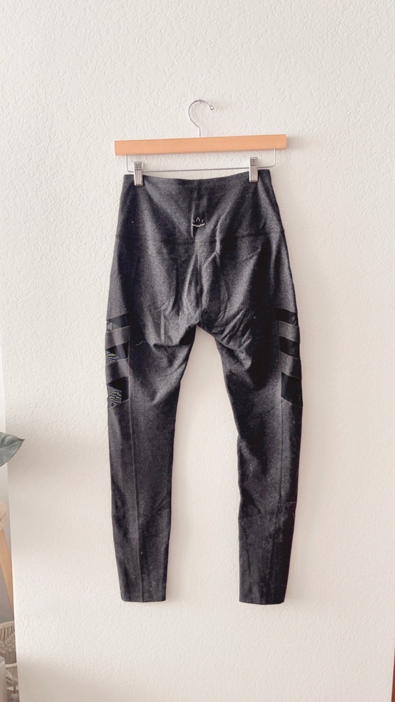 EUC Beyond Yoga Triple Mesh Panel Leggings (MEDIUM)