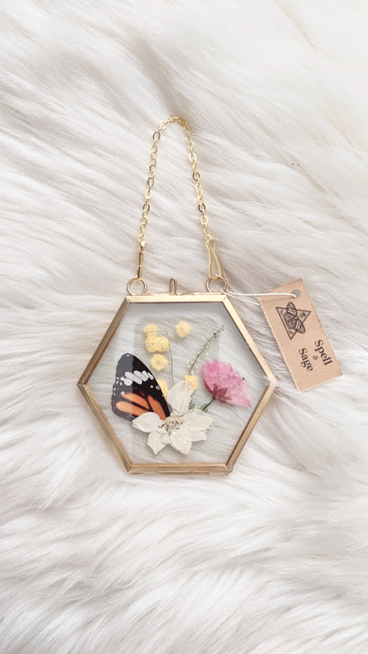 Evelyn Butterfly Floral Frame <3.5x3.25in>