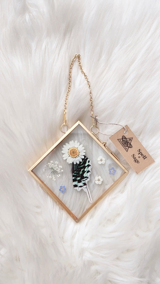 Evelyn Moth Floral Frame <4x4in>