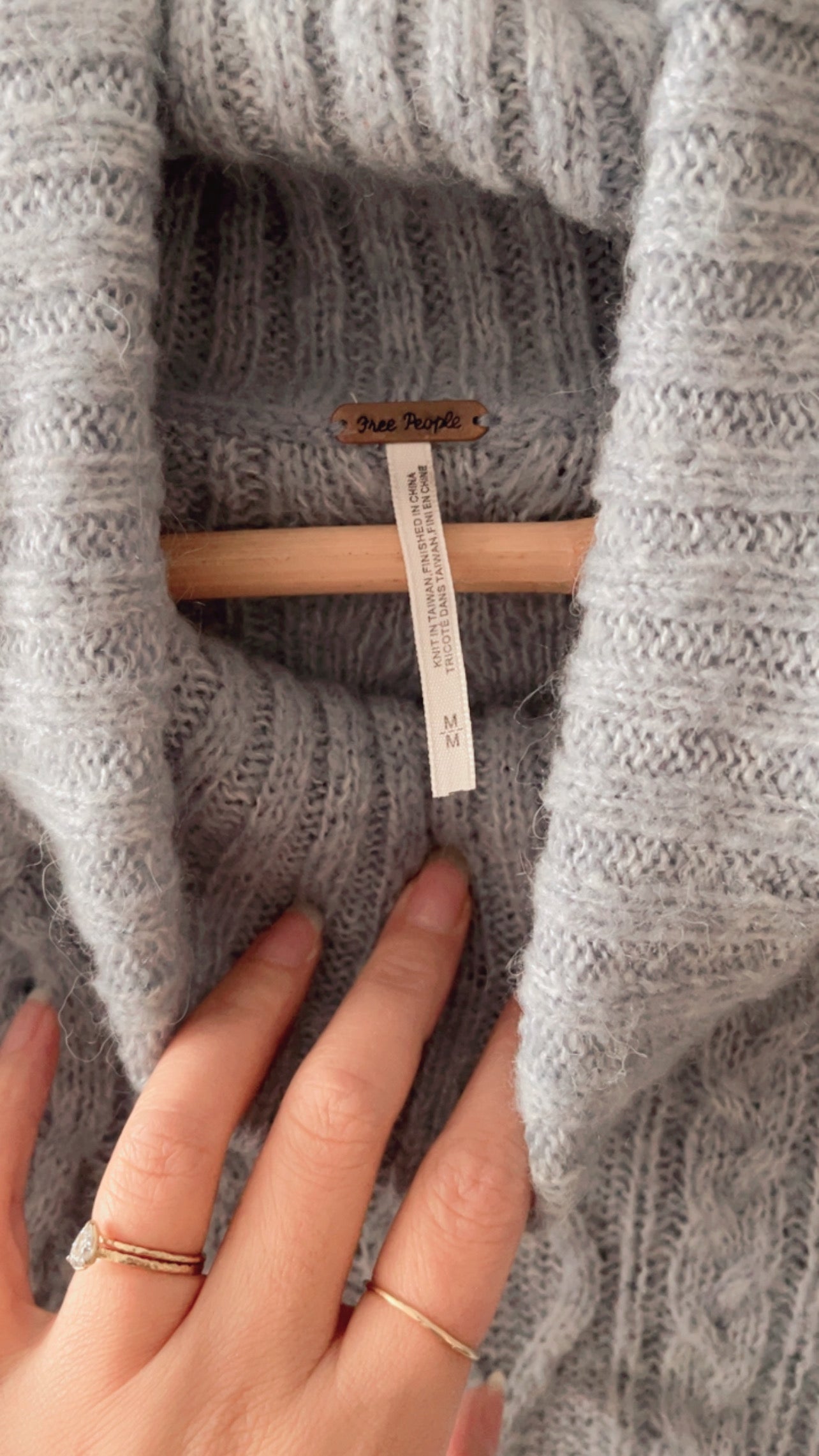 EUC Free People Distressed Complex Cable Knit Sweater (MEDIUM)