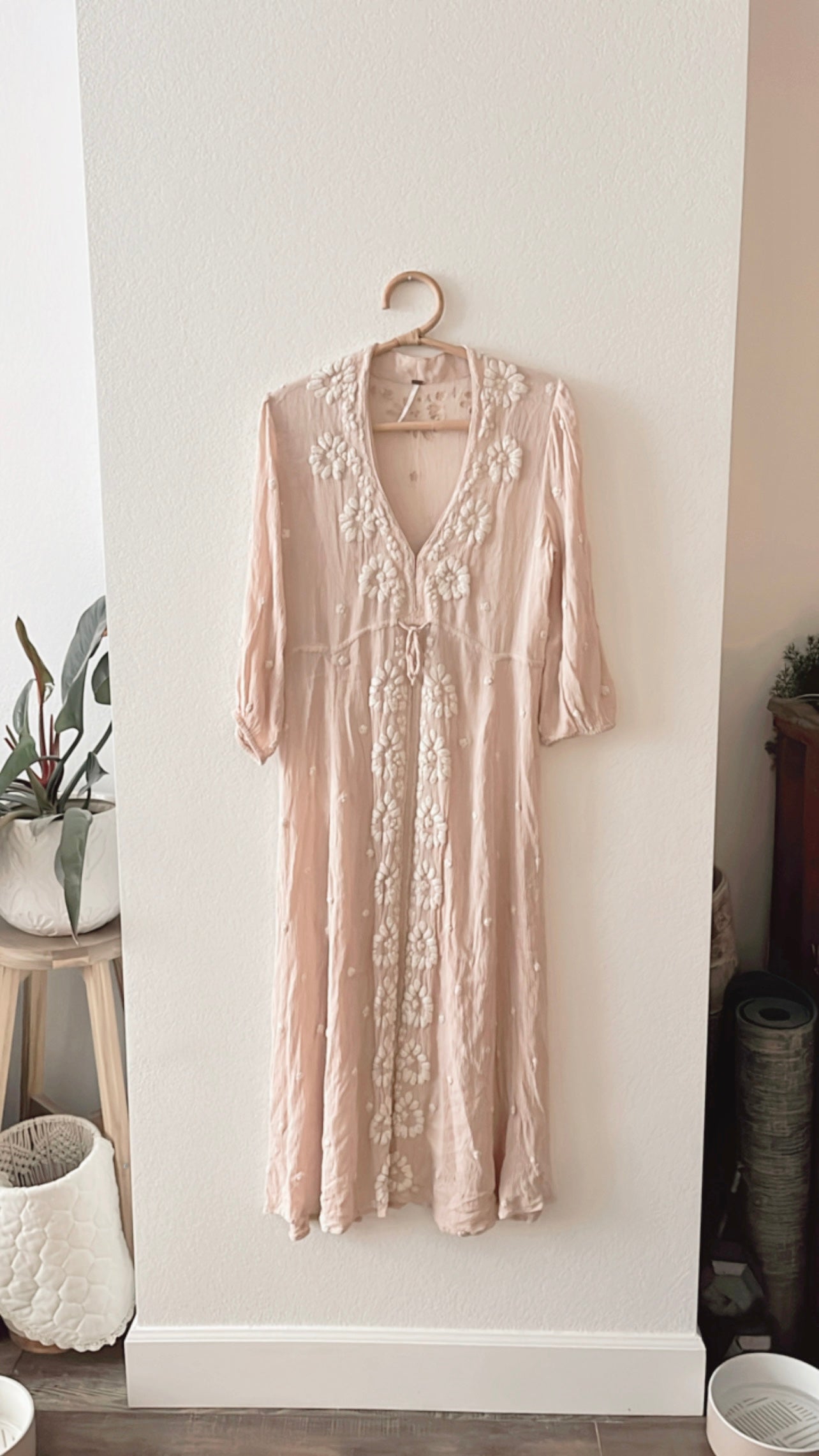 GC Free People Embroidered Fable Midi Dress (MEDIUM) spellandsage GC Free People Embroidered Fable Midi Dress (MEDIUM) spellandsage