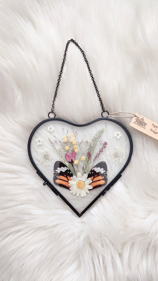 Hazel Butterfly Floral Frame <5.25x5in>