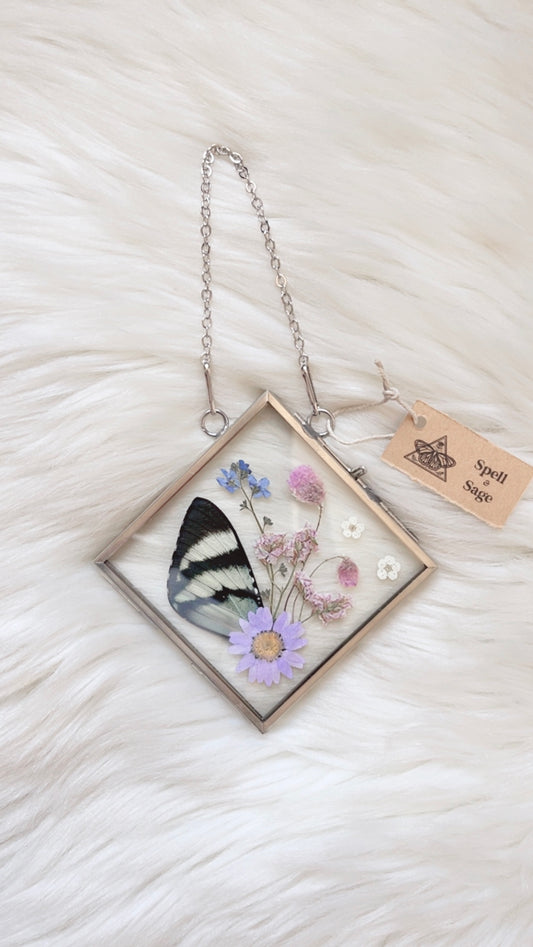 Oaklynn Butterfly Floral Frame <4.75x4.75in>