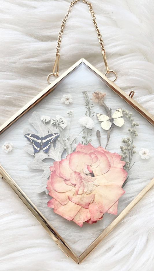 ❋ December 8 at Denver Beer Co LOWRY ❋ 6-8p - Floral Frame or Suncatcher Workshop