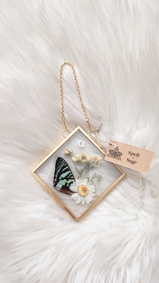 Sasha Moth Floral Frame <4x4in>