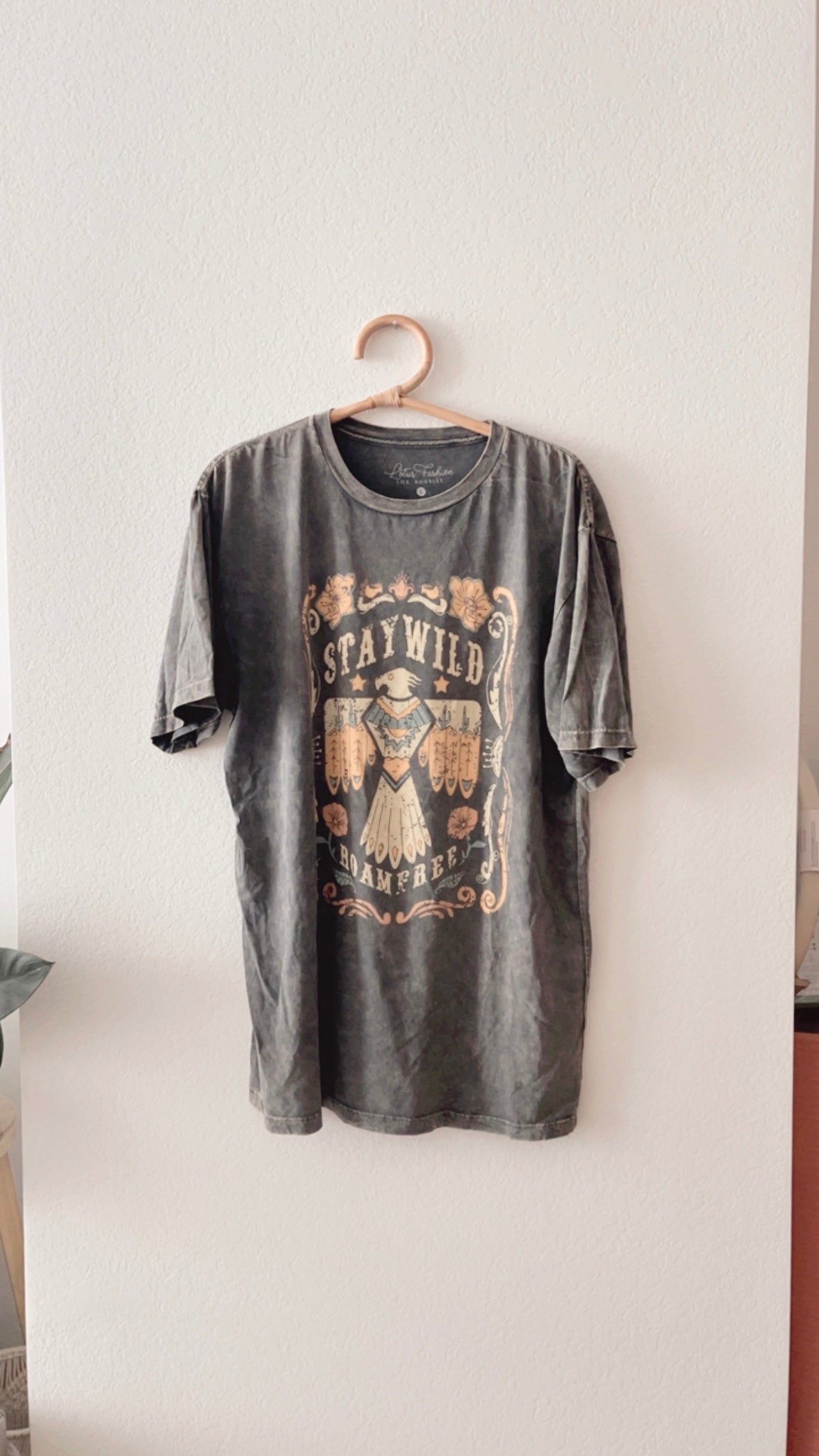 NWOT Stay Wild Tee (LARGE)