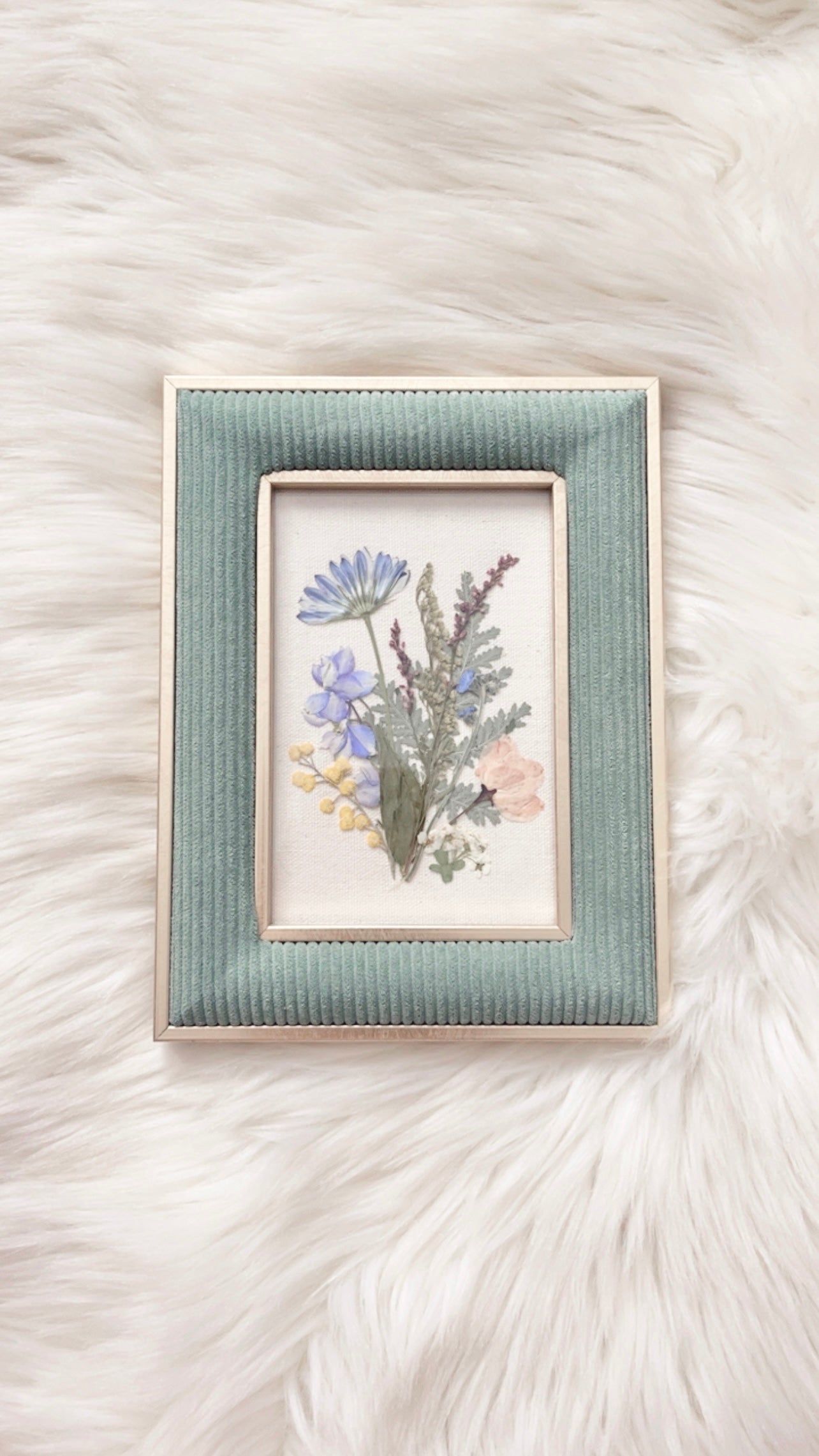 Sutton Floral Decorative Frame <6.5x8.25in>