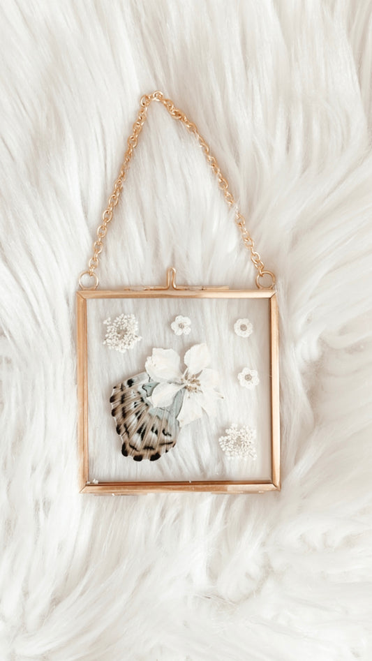 Wanda Butterfly Floral Frame