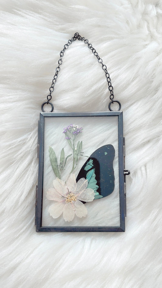 Wanda Butterfly Floral Frame