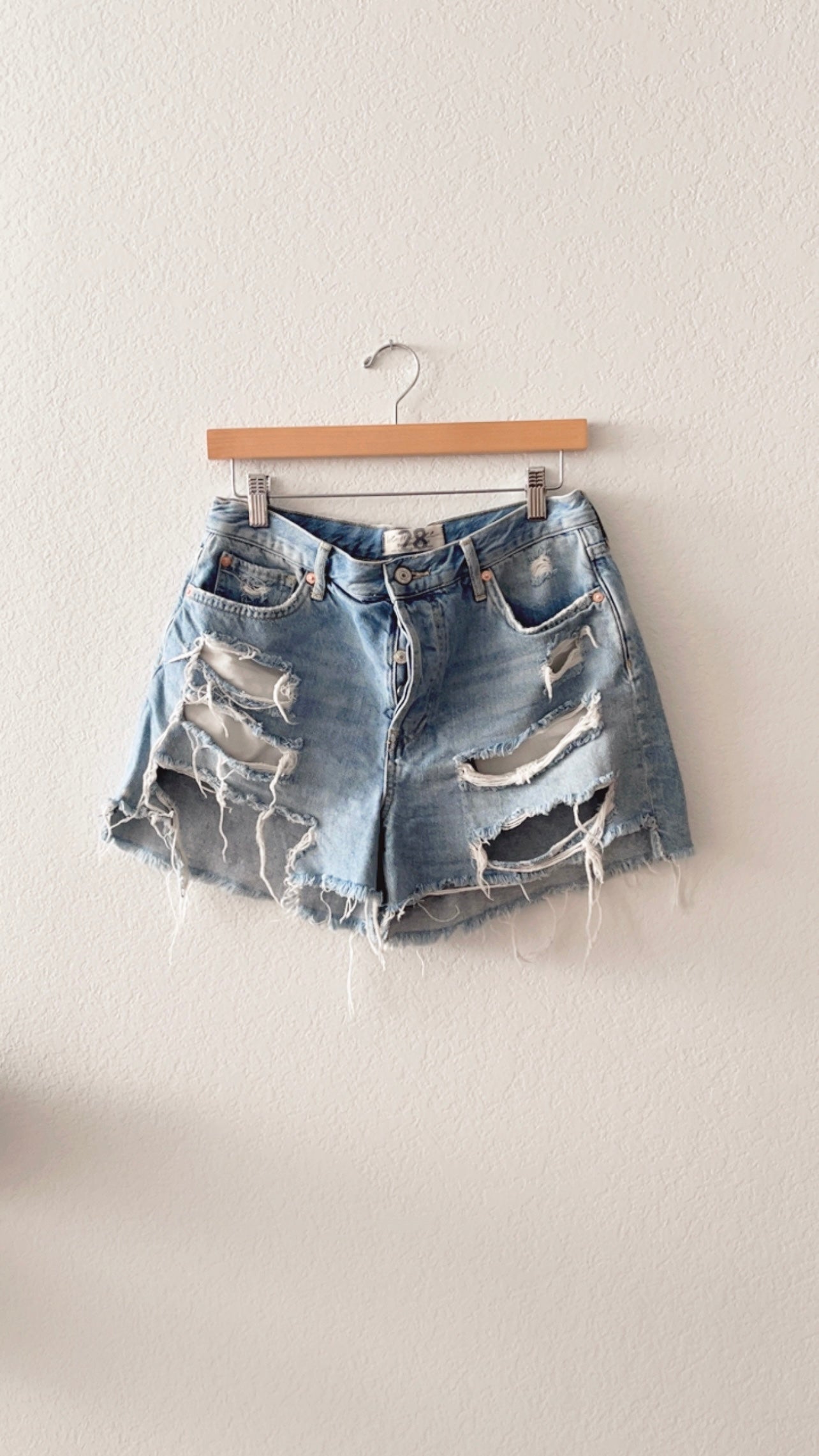 EUC We the Free Shorts (SIZE 28)